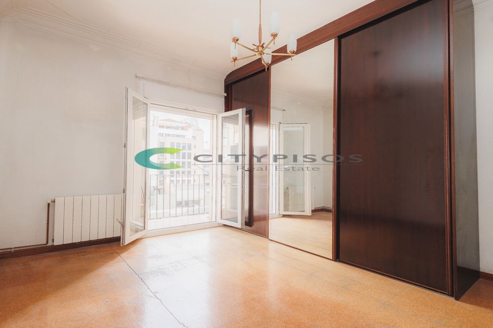 Piso en venta en Carrer de Rocafort, La Nova Esquerra de l'Eixample, Eixample