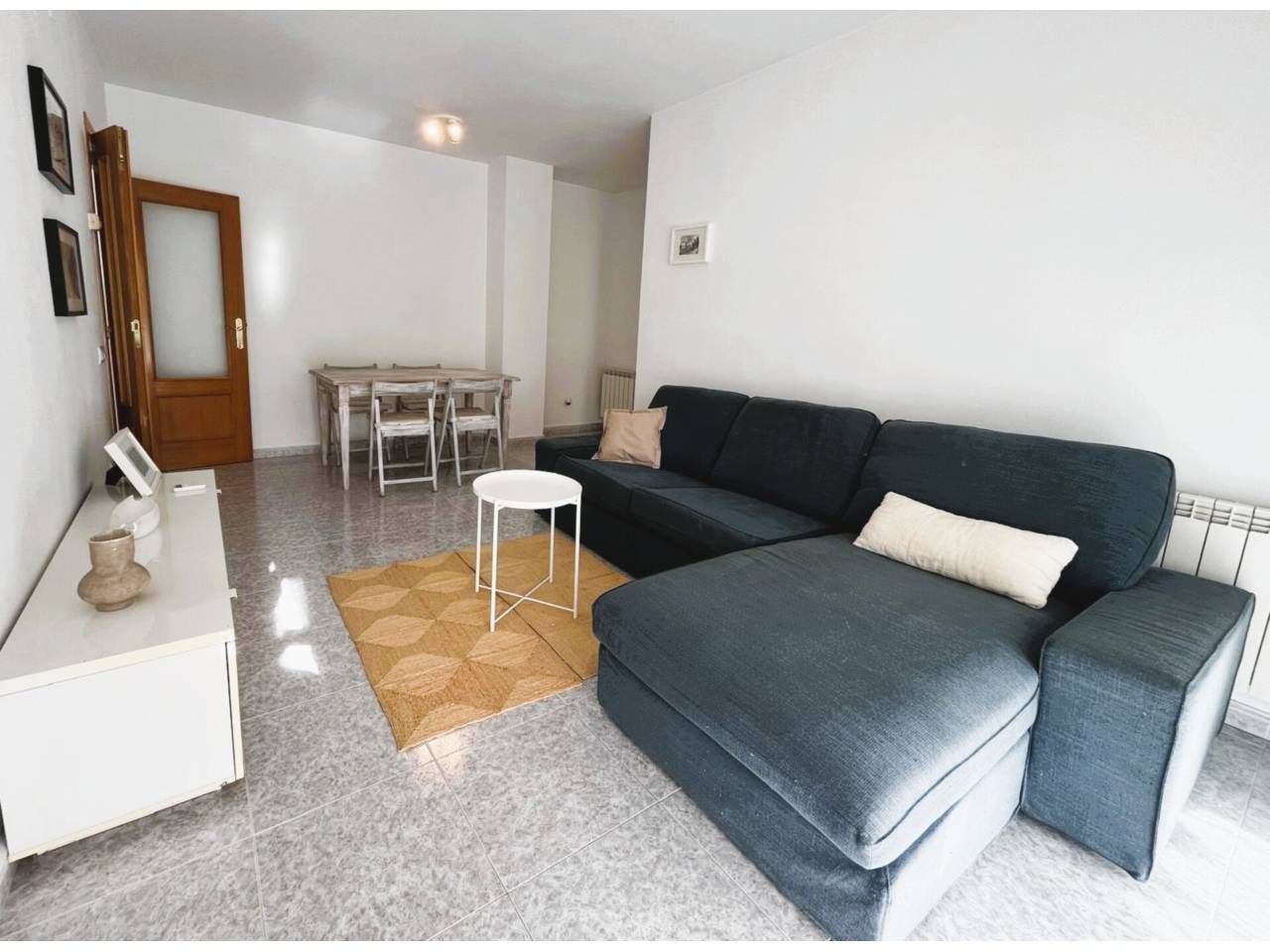 Living room of Flat to rent in Girona Capital  with Air Conditioner, Heating and Terrace