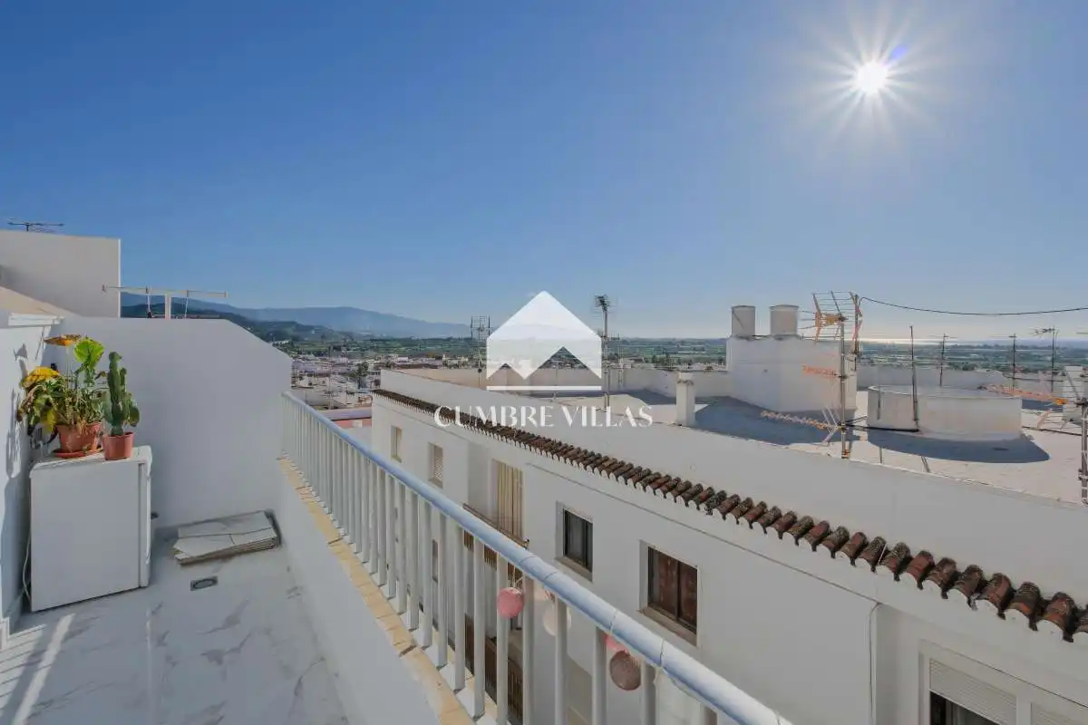 Vista exterior de Àtic en venda en Salobreña amb Terrassa