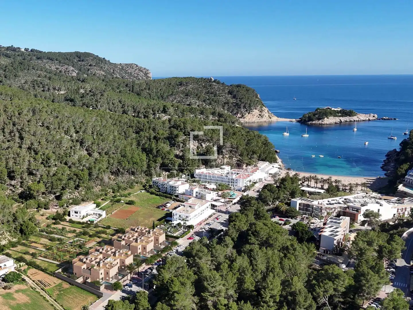 Vista exterior de Casa o xalet en venda en Sant Joan de Labritja amb Jardí privat i Piscina