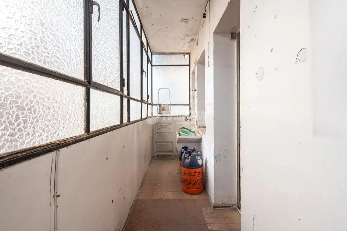 Piso en venta en Granada con Balcón