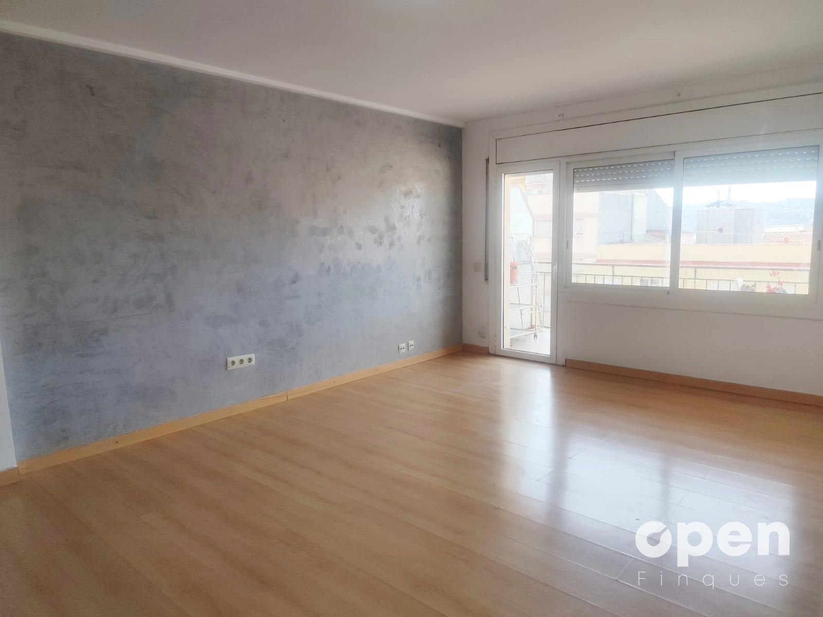 Dormitori de Pis en venda en Terrassa amb Parquet, Terrassa i Balcó