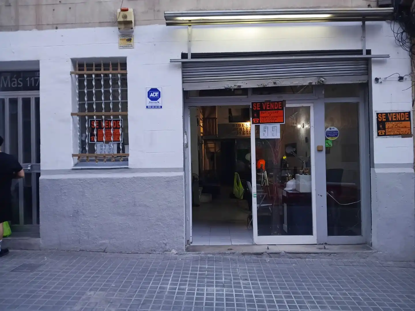Local en venta en L'Hospitalet de Llobregat con Alarma