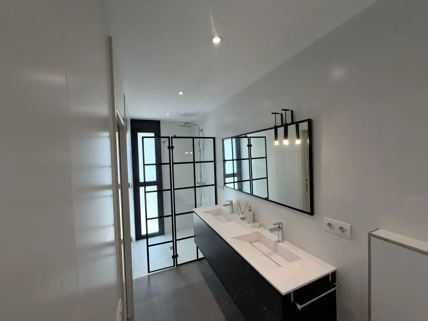 Baño de Casa adosada en venta en Sabadell con Aire acondicionado, Trastero y Balcón