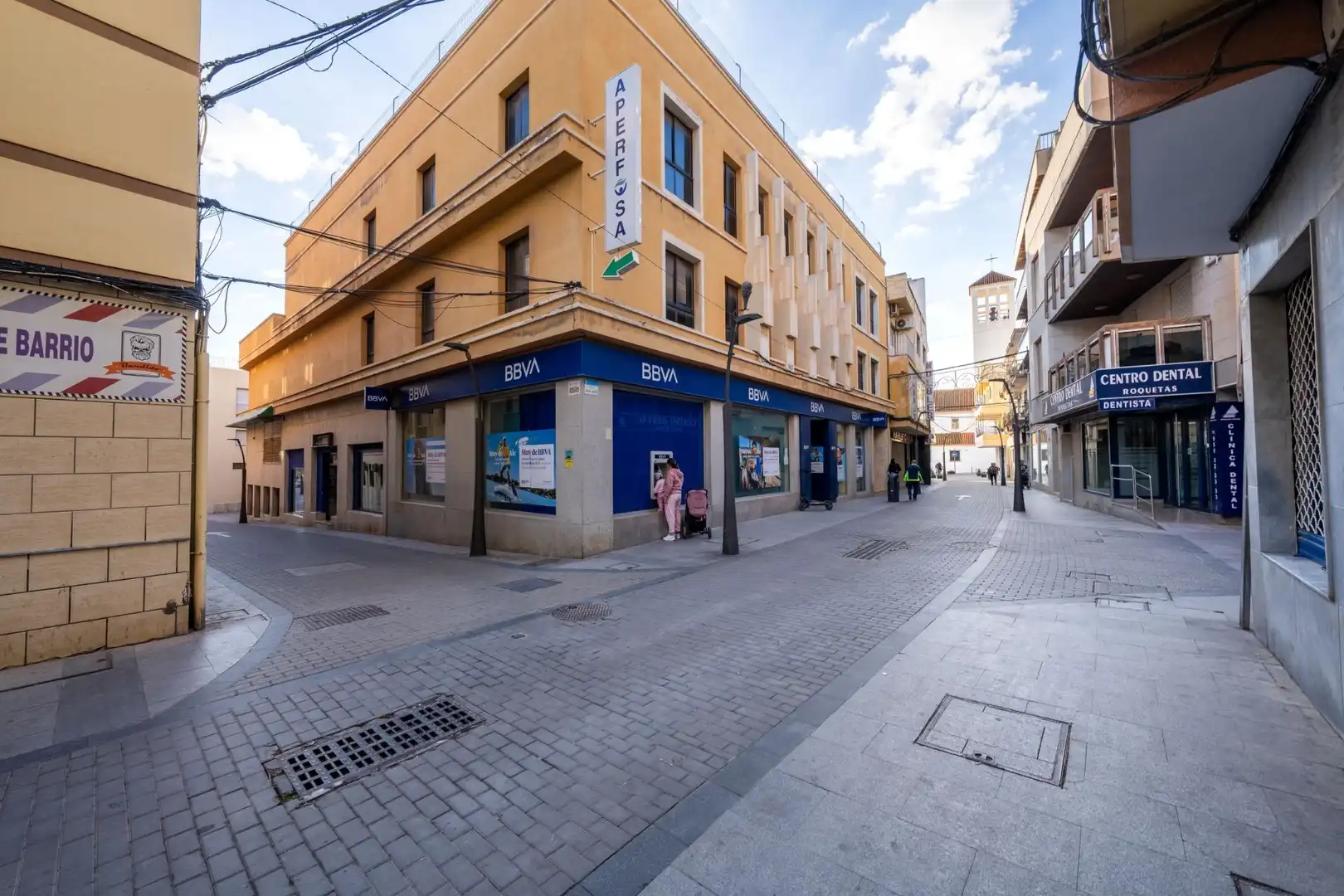 Außenansicht von Gebäude zum Verkauf in Roquetas de Mar