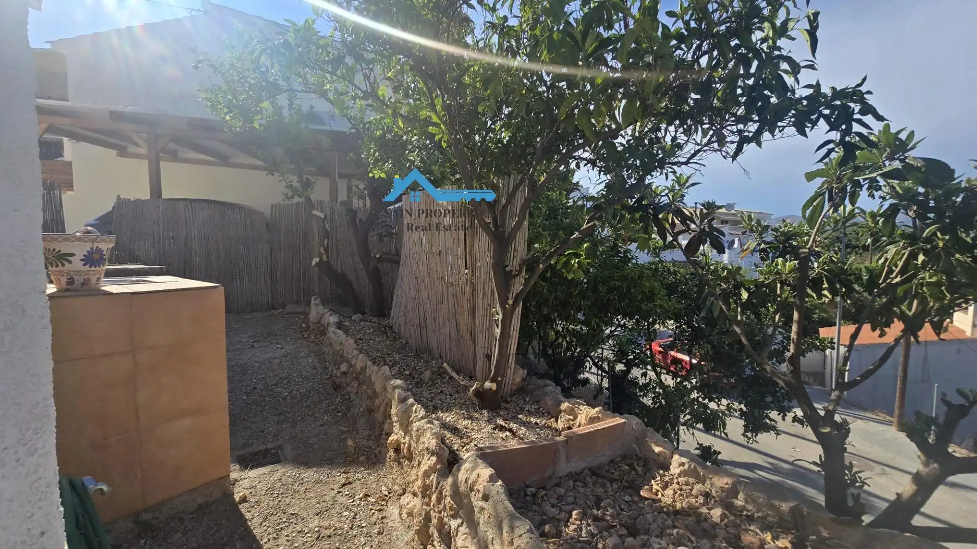 Casa adosada en venda en La Nucia amb Aire condicionat, Calefacció i Jardí privat
