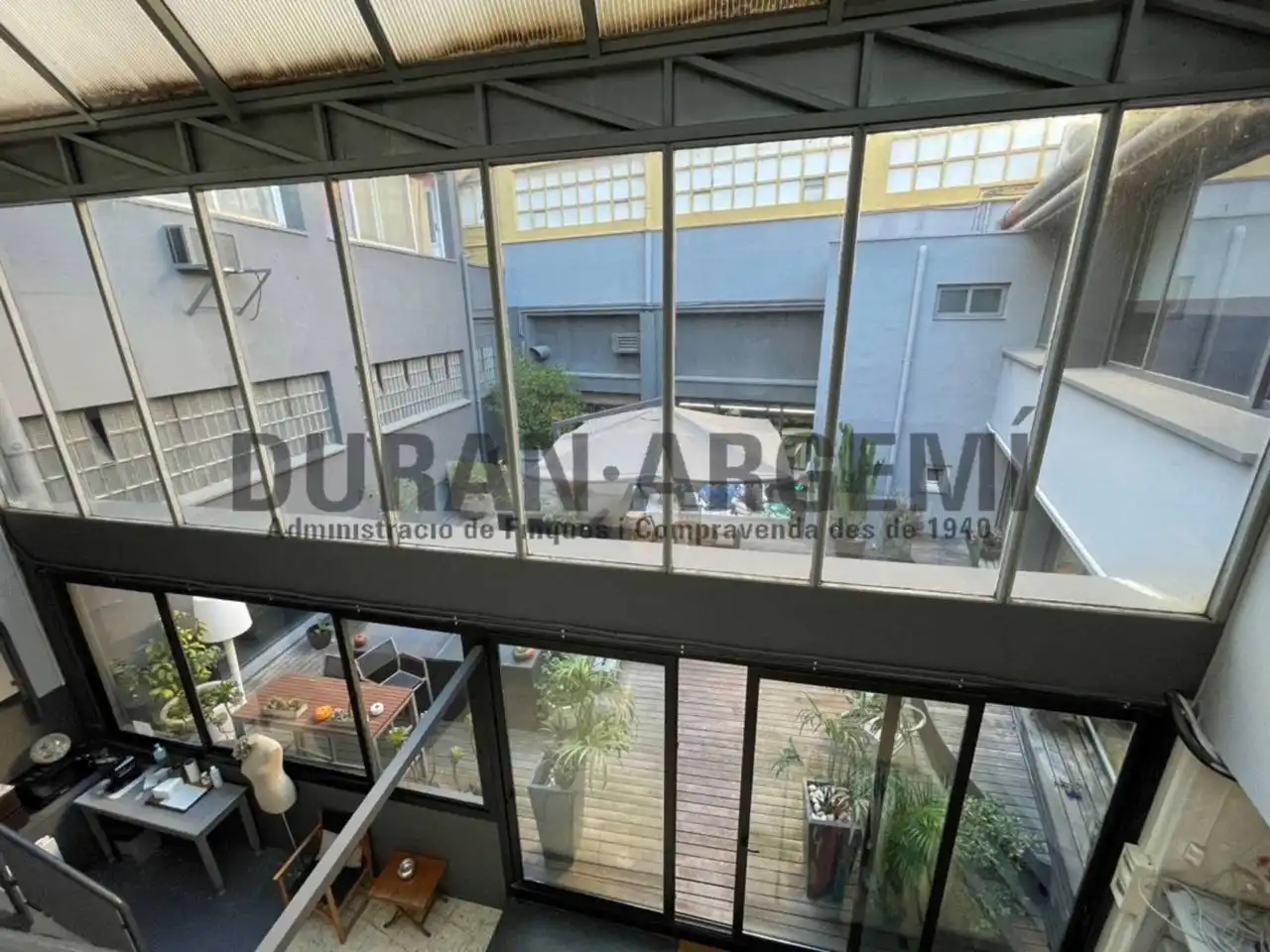 Vista exterior de Edificio en venta en Terrassa