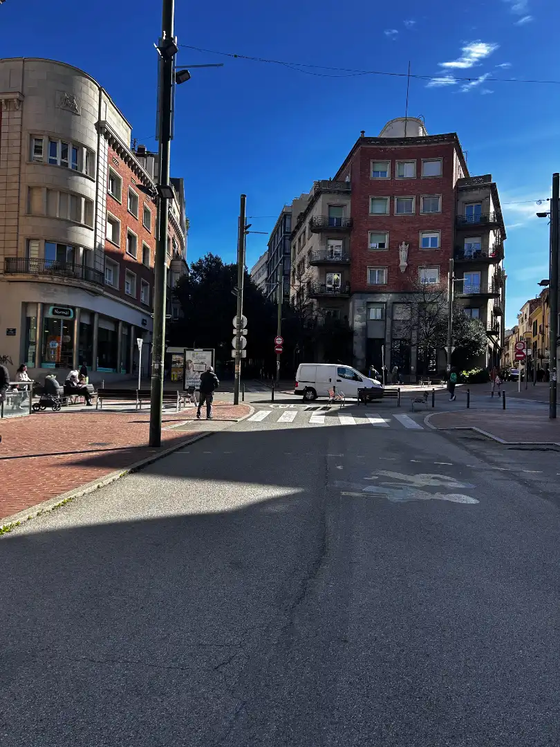 Vista exterior de Edificio en venta en Terrassa