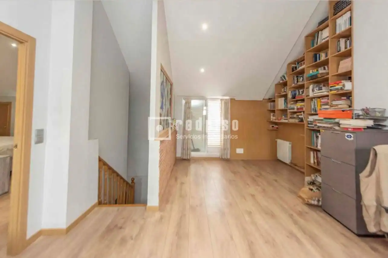 Ático en venta en Valdemoro con Calefacción, Jardín privado y Terraza