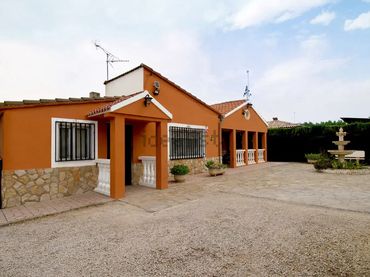Xalet amb piscina en venda a Pedanías - Extrarradio