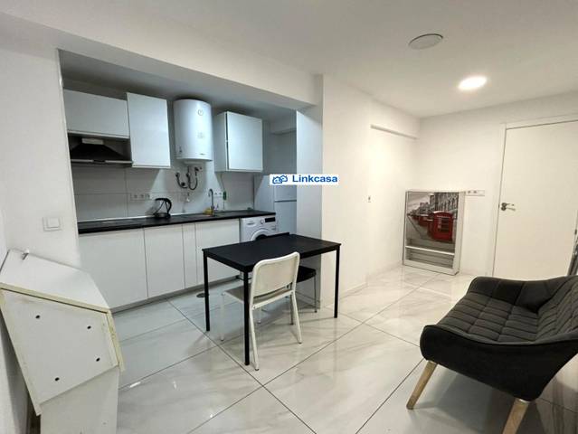 Piso en Venta en Calle SANTA MARIA REINA en Orcasur - 12 de Octubre