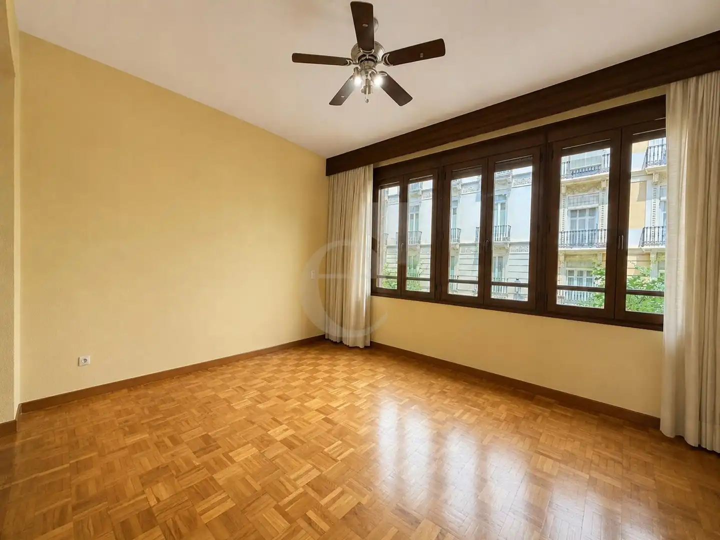 Bedroom of Flat for sale in Valencia  with Air Conditioner and Terrace
