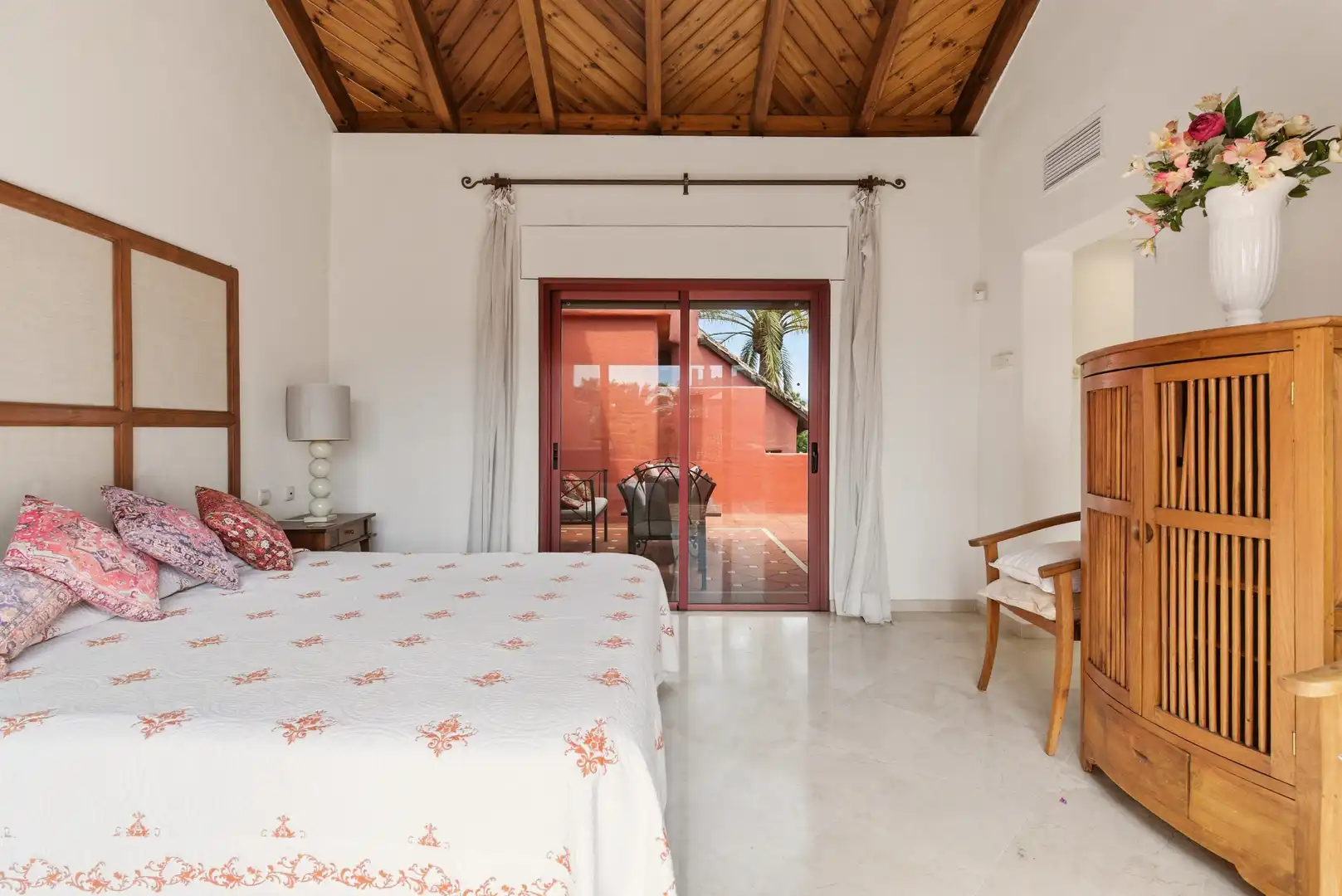 Habitación de Ático en venta en Estepona con Aire acondicionado, Terraza y Piscina