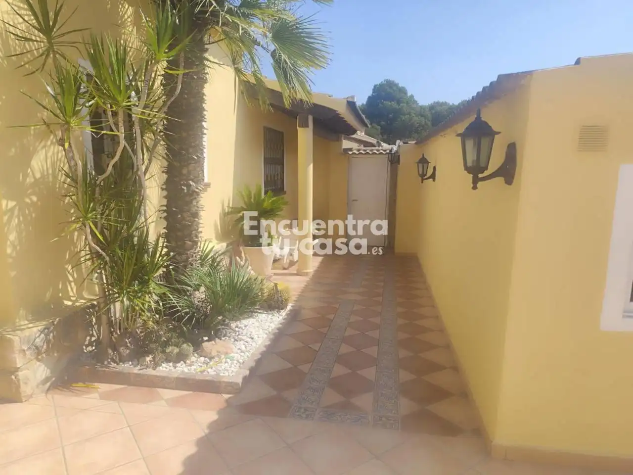 Vista exterior de Casa o chalet en venta en La Nucia con Aire acondicionado, Calefacción y Jardín privado