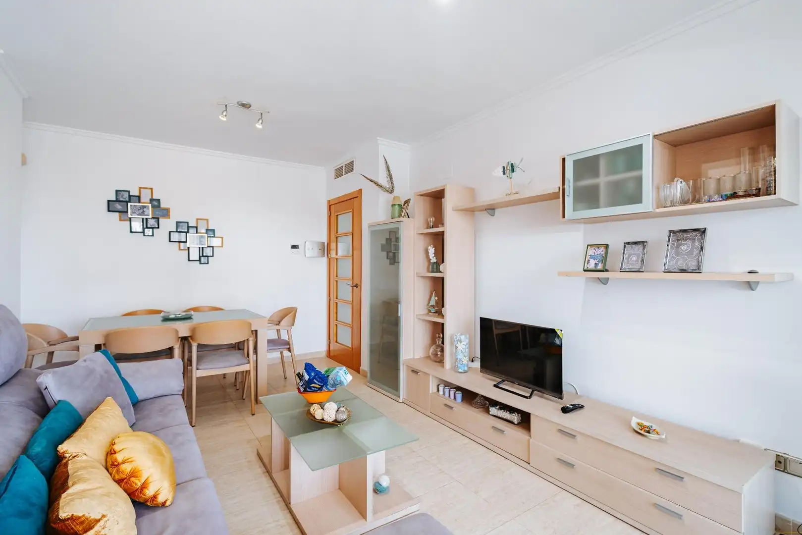 Sala d'estar de Apartament de lloguer en Villajoyosa / La Vila Joiosa amb Aire condicionat, Calefacció i Jardí privat