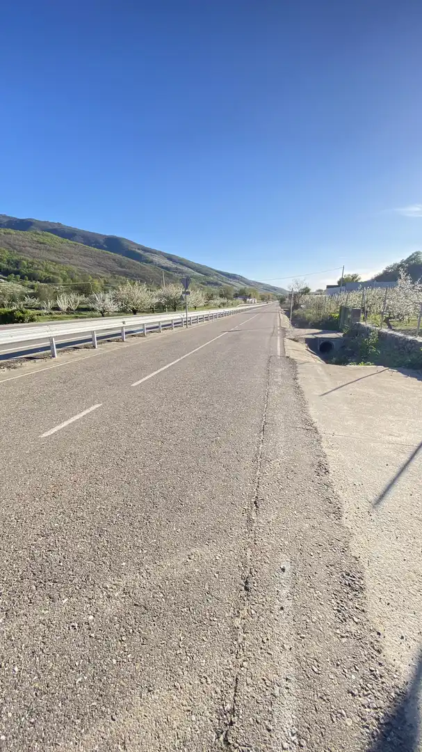 Vista exterior de Nave industrial en venta en Jerte con Alarma