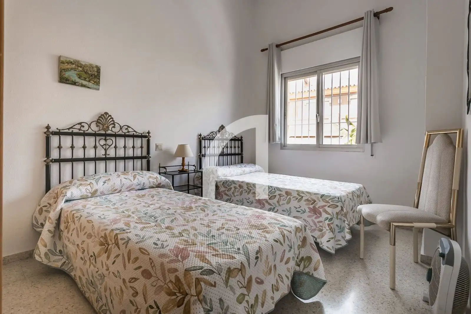 Schlafzimmer von Einfamilien-Reihenhaus zum Verkauf in Estepona mit Heizung, Terrasse und Schwimmbad