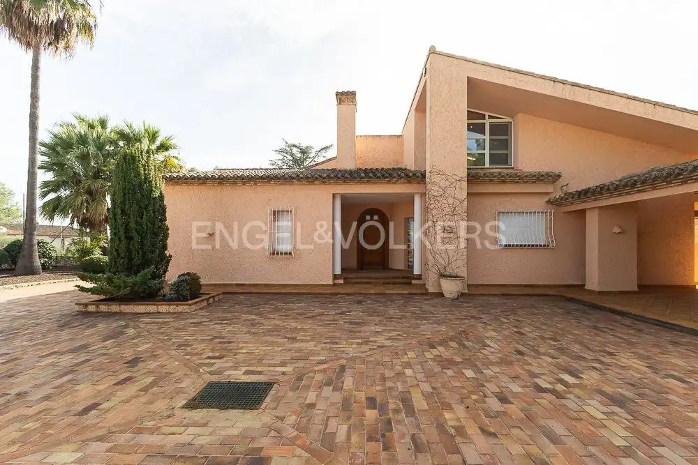 Vista exterior de Casa o xalet en venda en Ontinyent amb Calefacció, Jardí privat i Terrassa