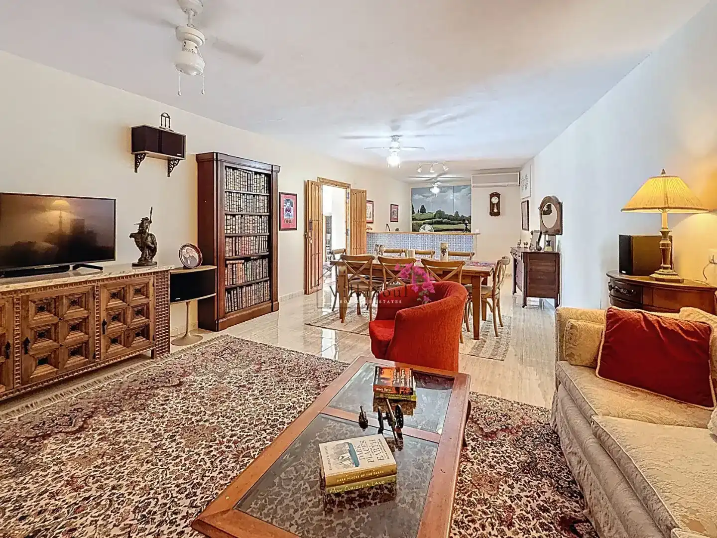 Sala d'estar de Casa o xalet en venda en Almuñécar amb Aire condicionat, Piscina i Balcó