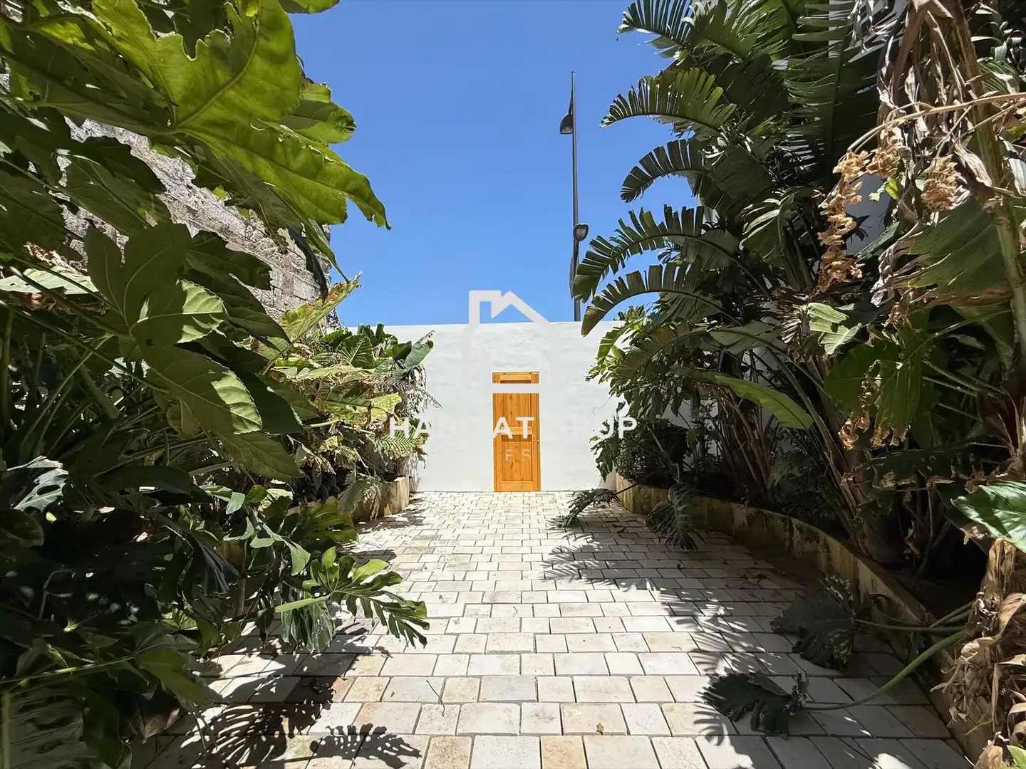Vista exterior de Casa adosada en venda en Maó - Mahón amb Aire condicionat, Calefacció i Jardí privat