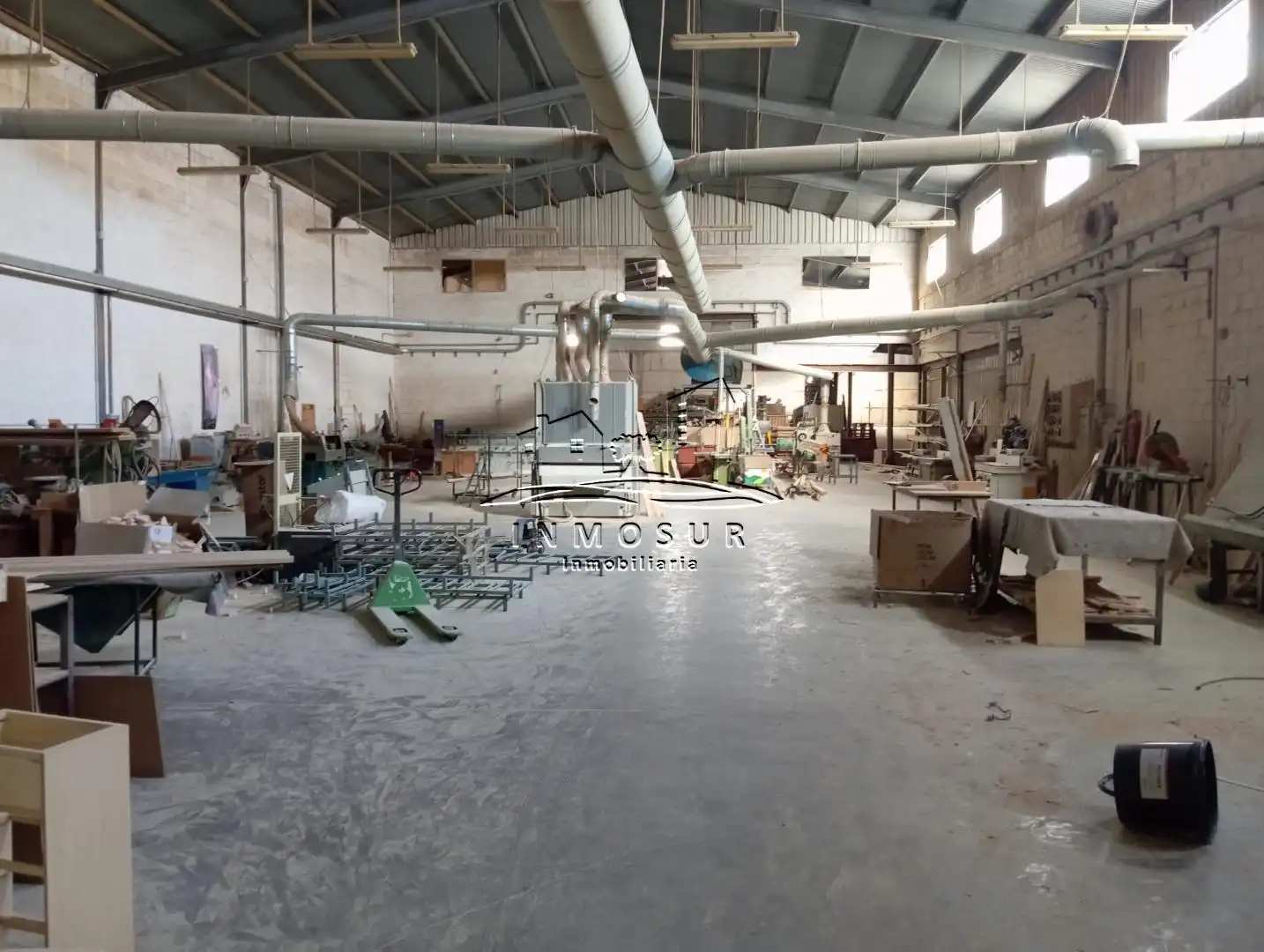 Industrial building for sale in Poleares