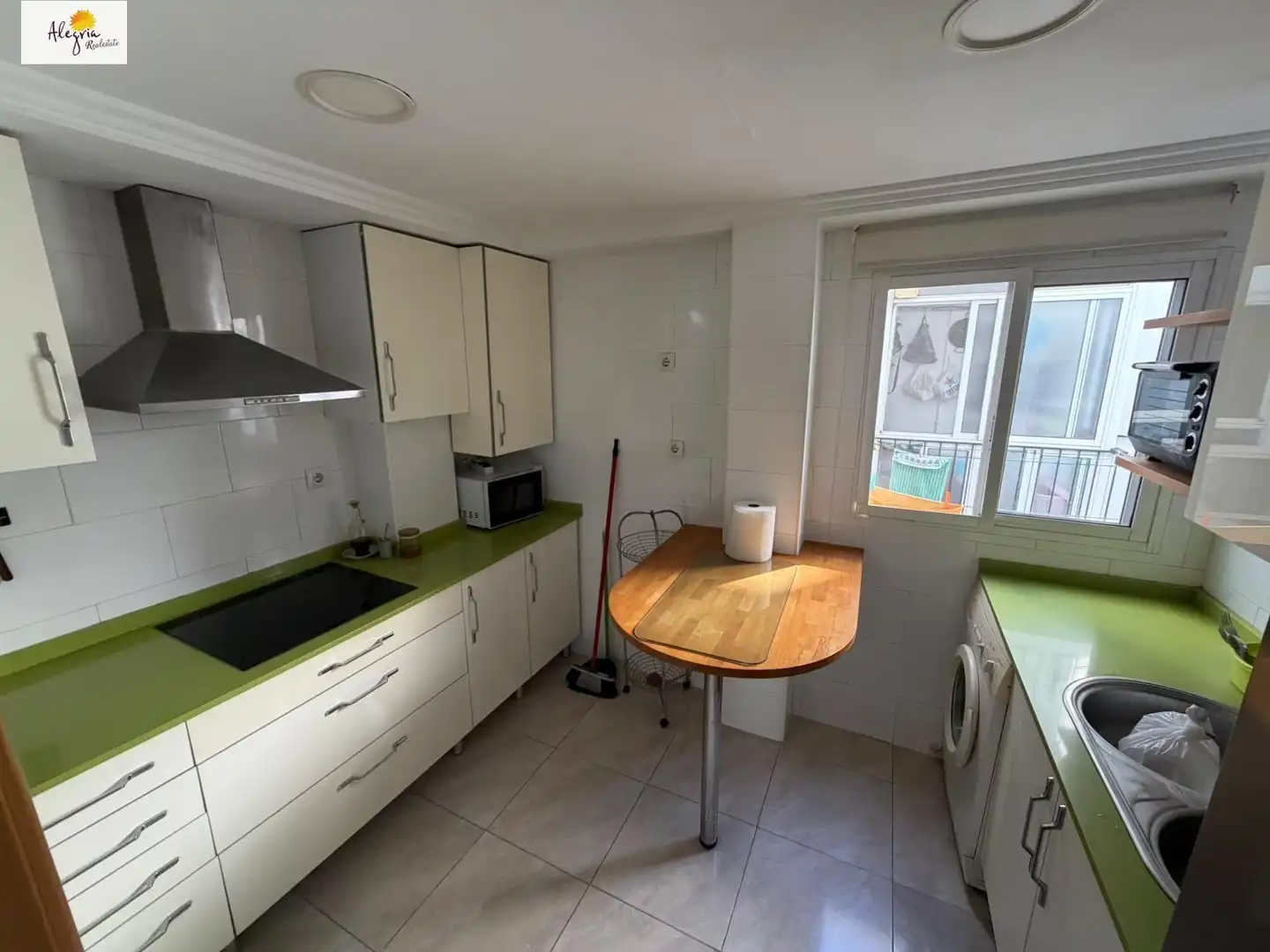 Apartament de lloguer a DEMOCRACIA, Nou Moles