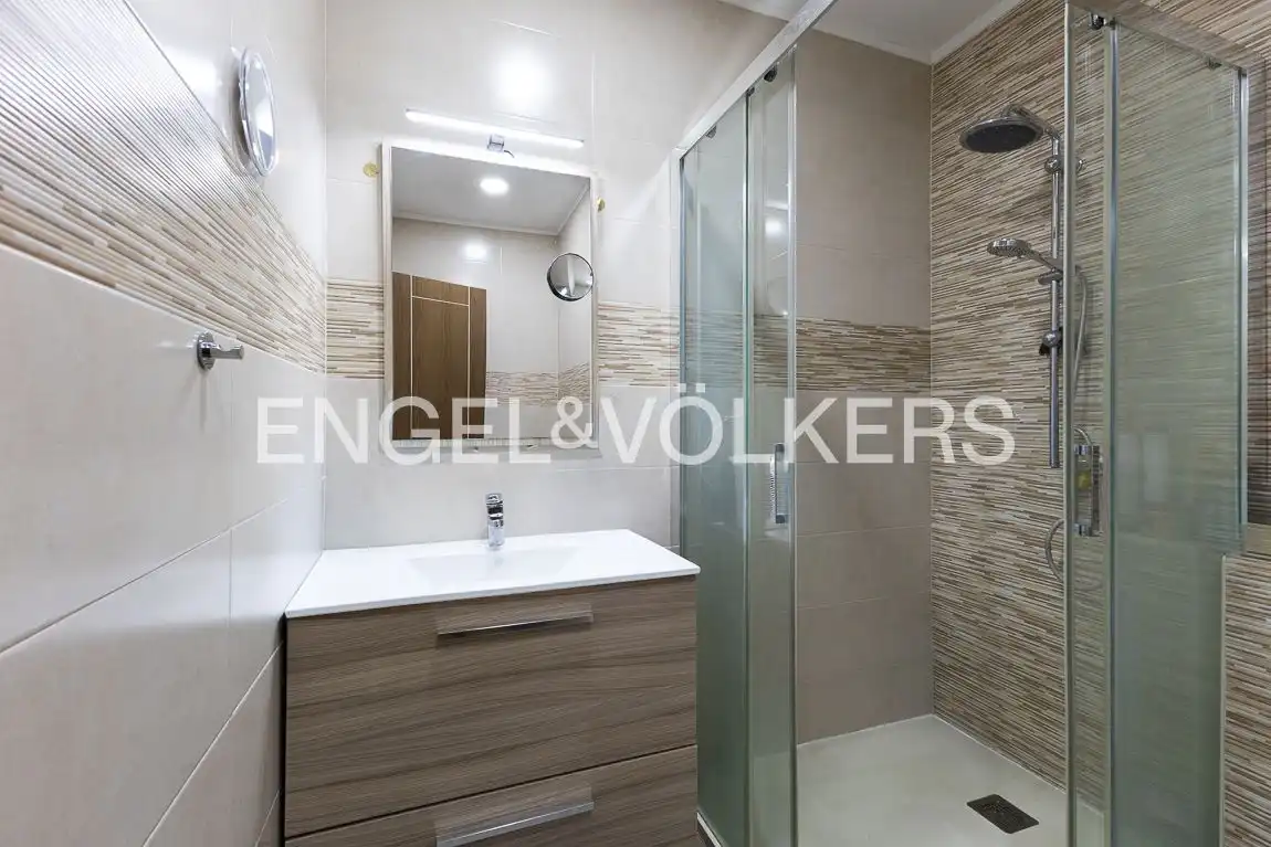 Baño de Piso en venta en Valencia con Aire acondicionado, Calefacción y Balcón