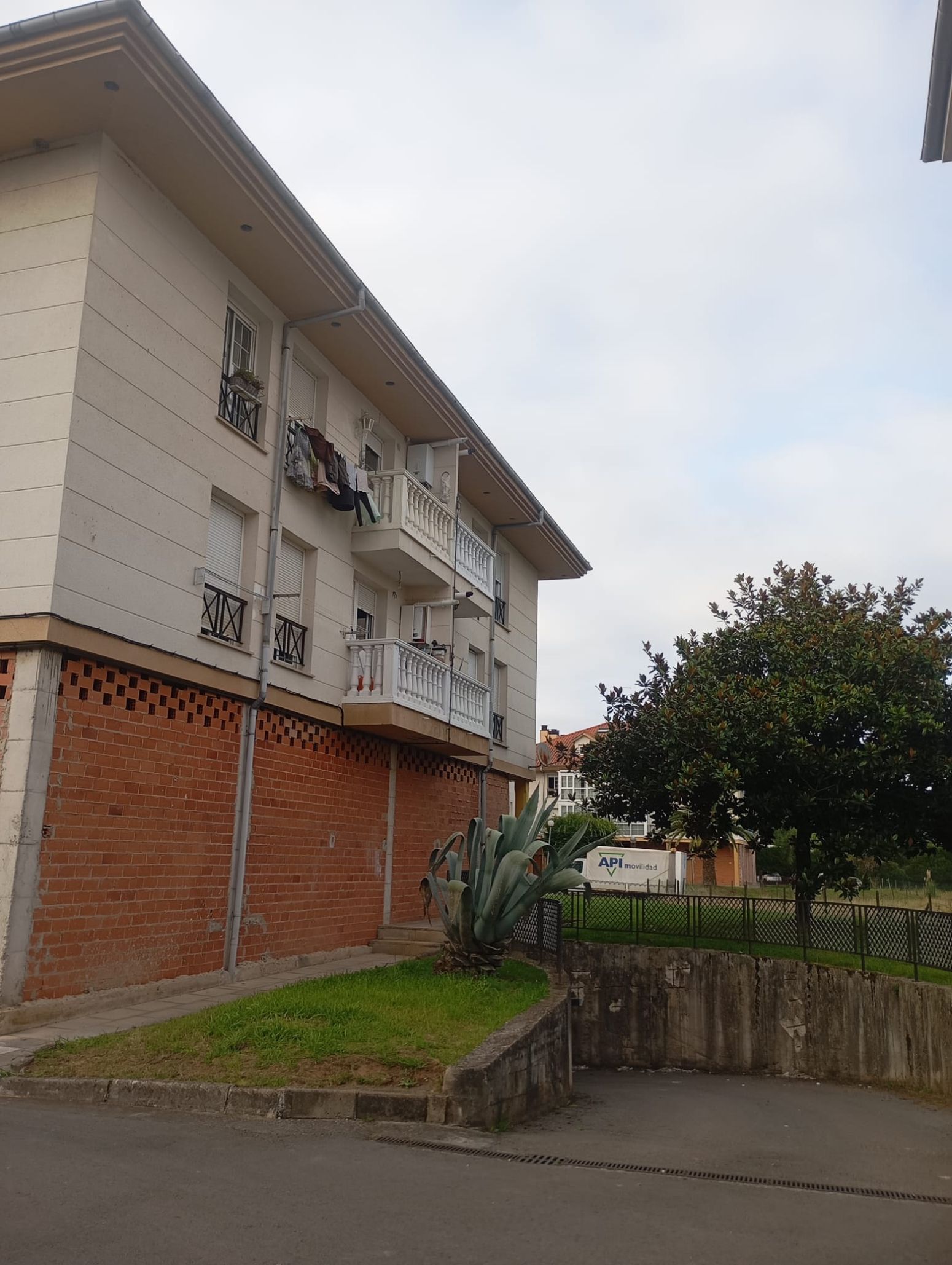 Vista exterior de Garatge en venda en Cabezón de la Sal