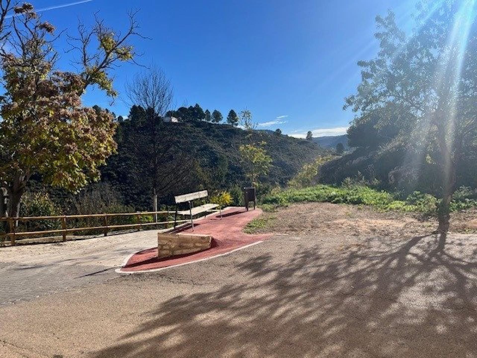 Vista exterior de Casa adosada en venta en Teresa de Cofrentes con Calefacción y Terraza