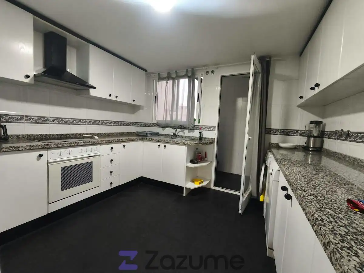 Cocina de Piso de alquiler en Casc Urbà