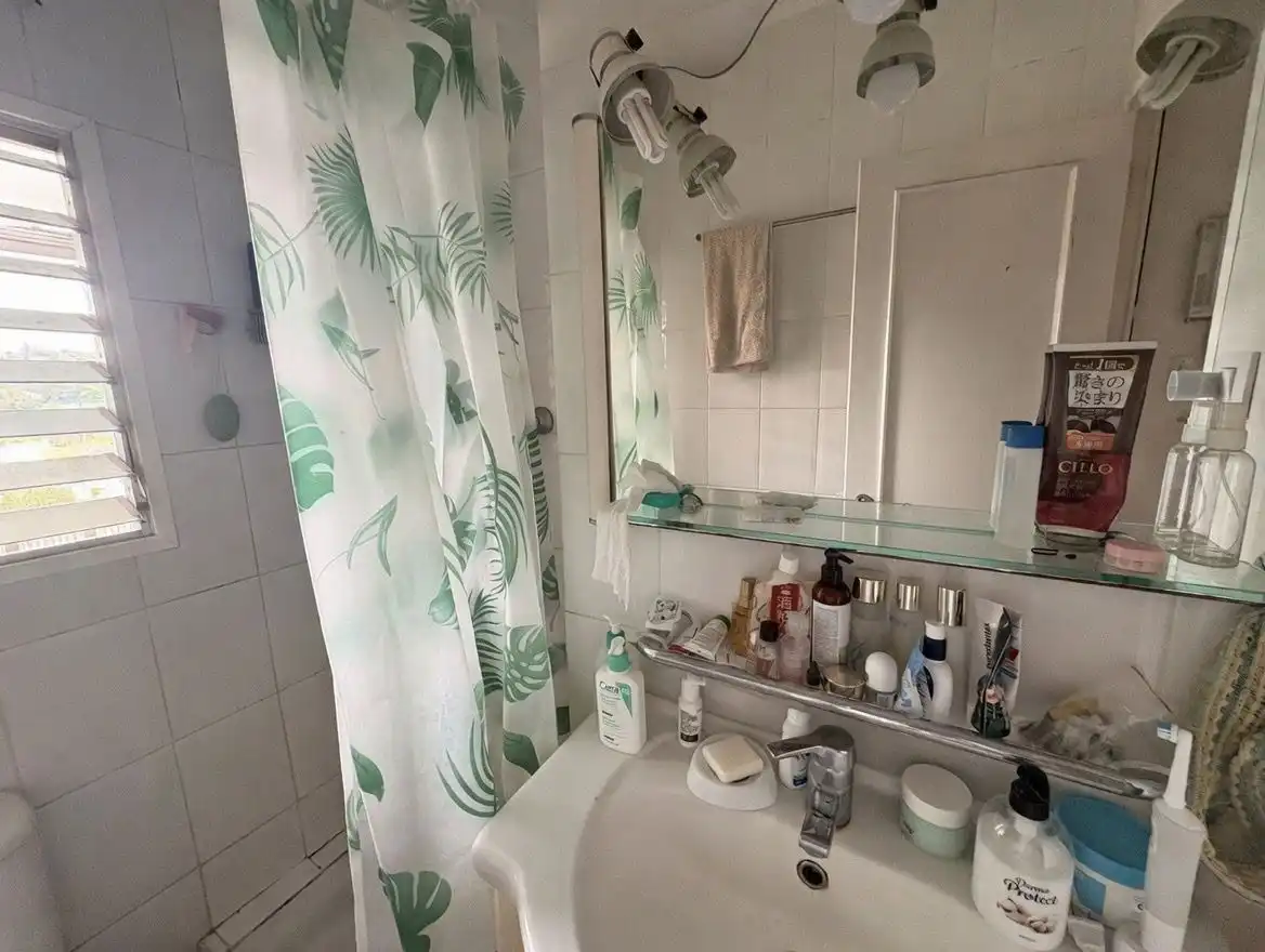 Flat with terrace for sale in Carrer de Covadonga, imagen 4