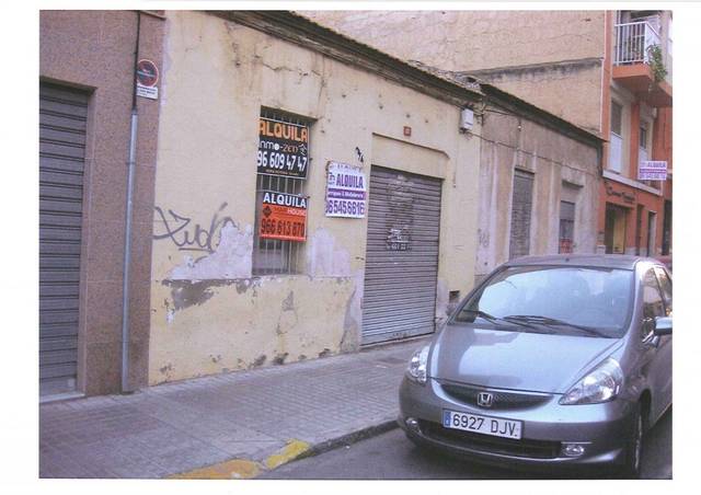 Local comercial en Alquiler en El Raval - Portes Encarnades