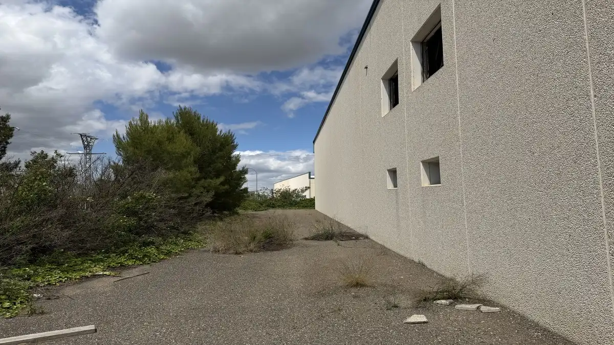 Vista exterior de Nau industrial en venda en San Mateo de Gállego