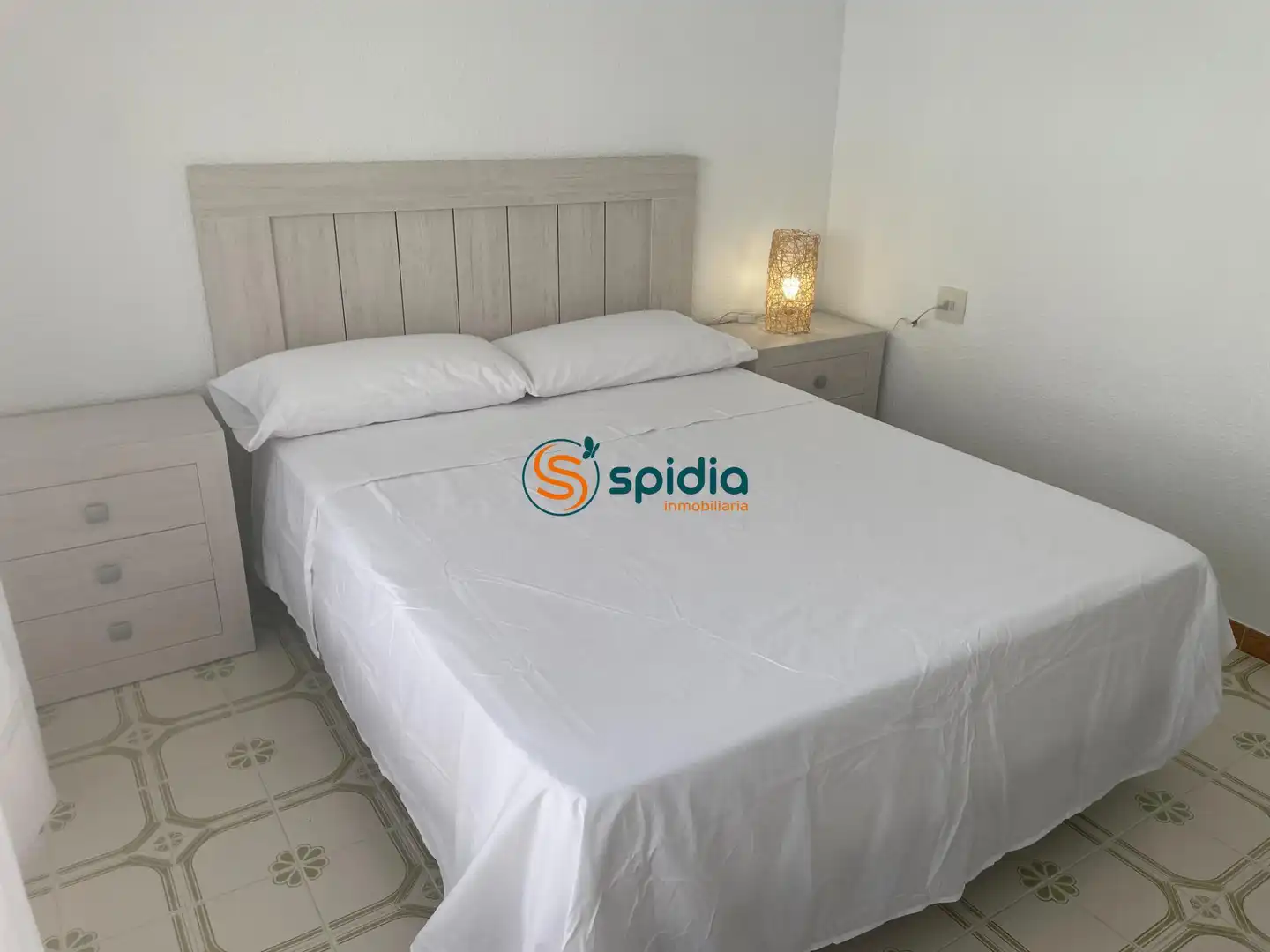 Habitación de Apartamento de alquiler en Águilas con Balcón