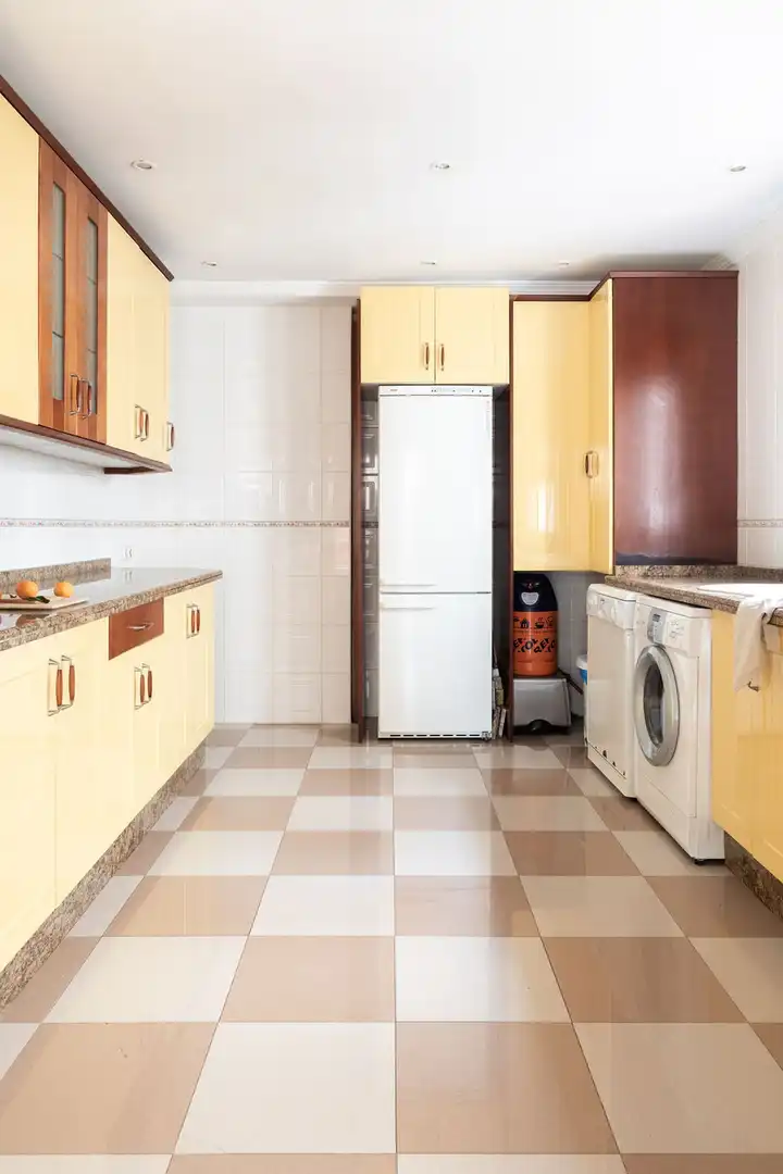 Cuina de Apartament en venda en Torremolinos amb Terrassa i Balcó