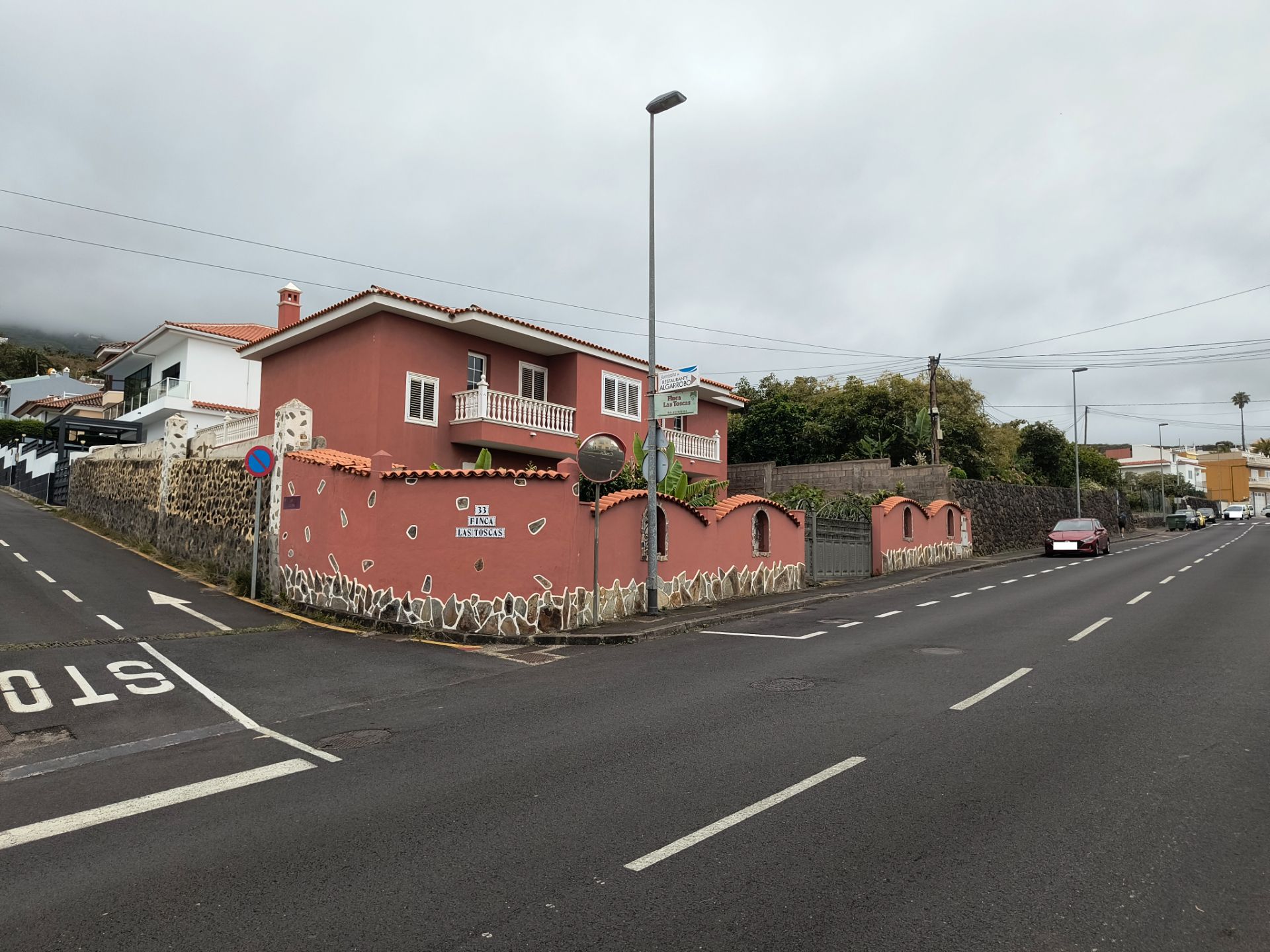 Vista exterior de Casa o xalet en venda en La Orotava amb Jardí privat, Terrassa i Traster