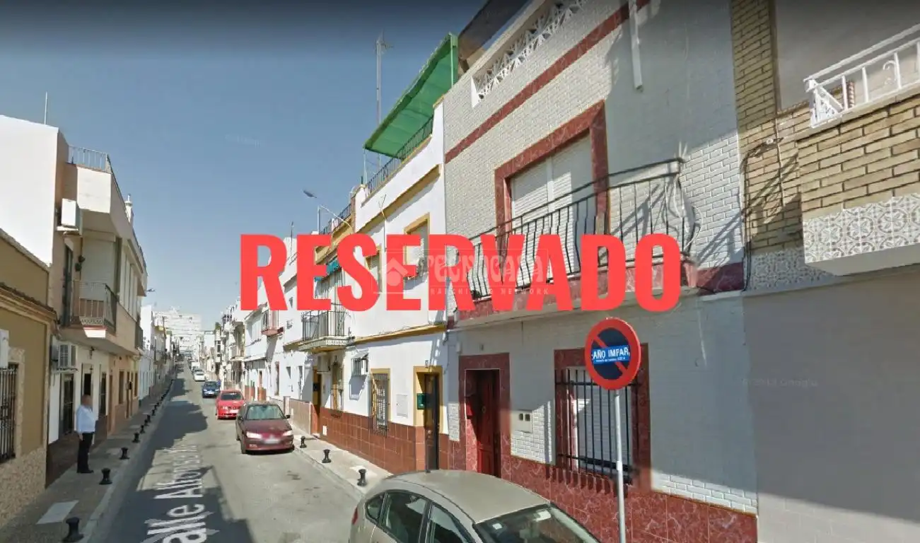 Vista exterior de Casa adosada en venda en San Juan de Aznalfarache