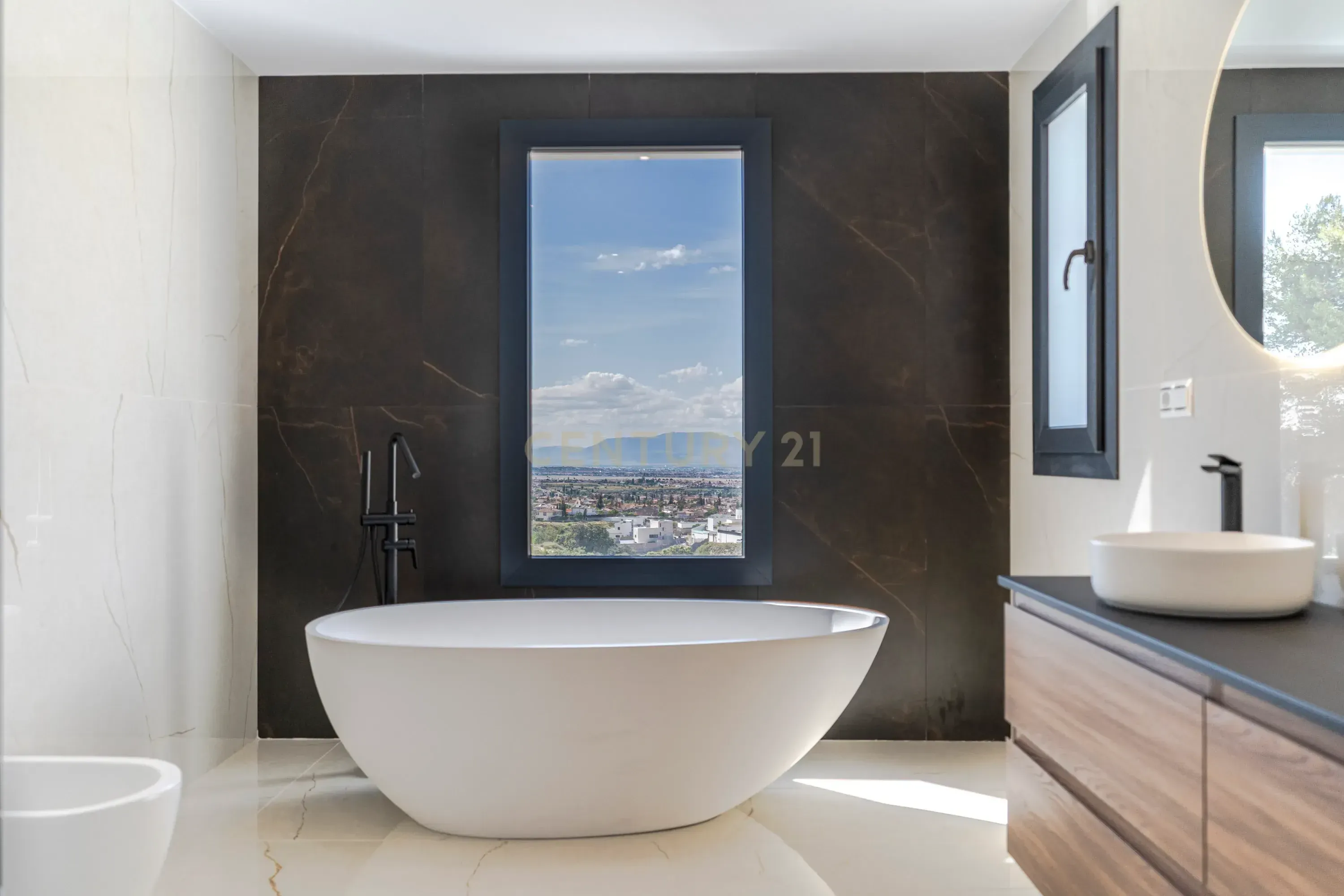 Bathroom of House or chalet for sale in La Zubia  with Air Conditioner, Heating and Terrace