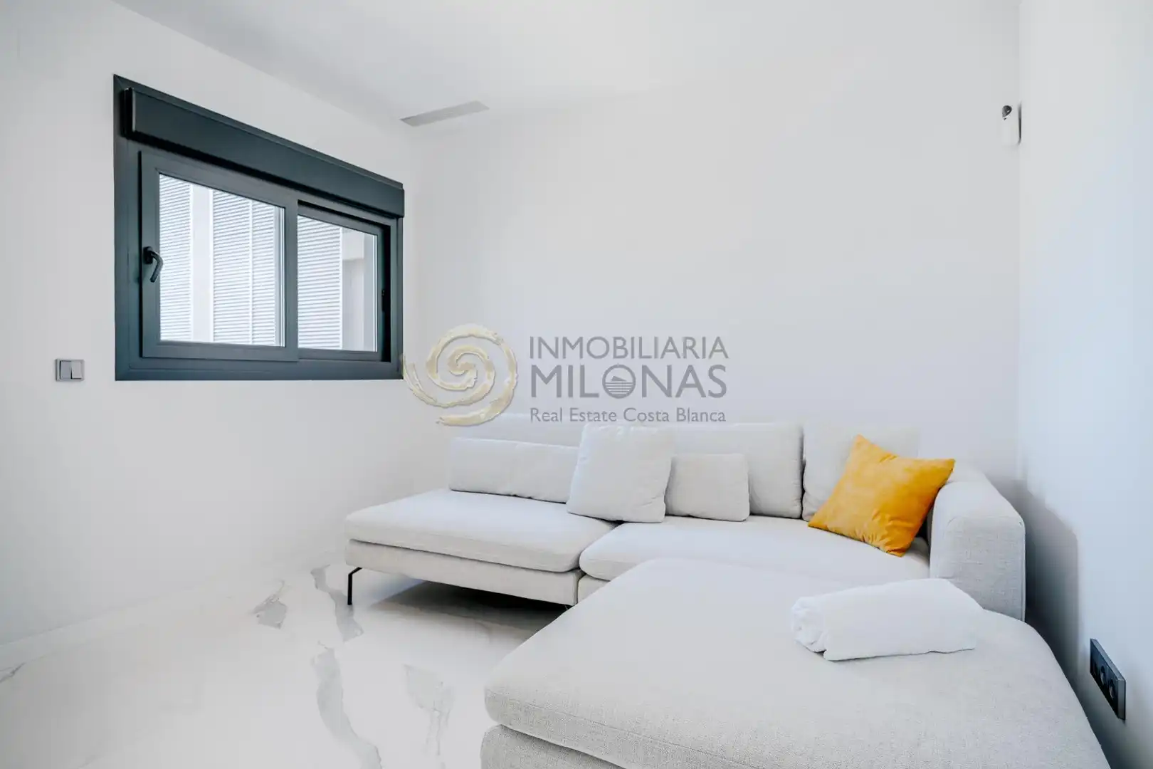Sala d'estar de Apartament en venda en Benidorm amb Aire condicionat, Terrassa i Traster