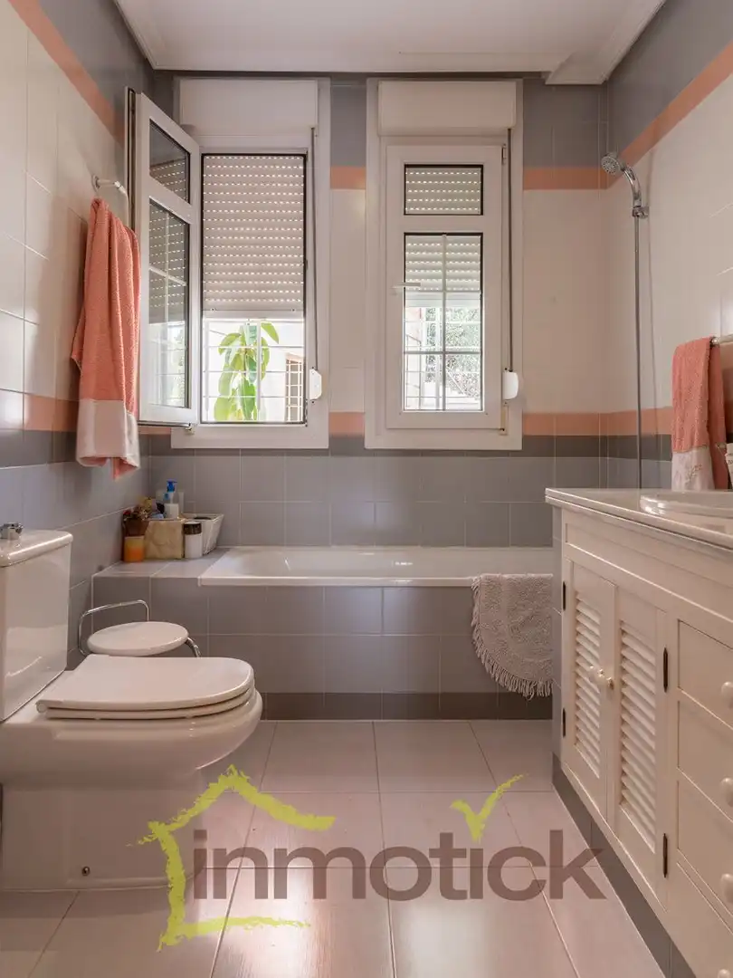 Baño de Casa o chalet en venta en Huelva con Aire acondicionado, Terraza y Trastero