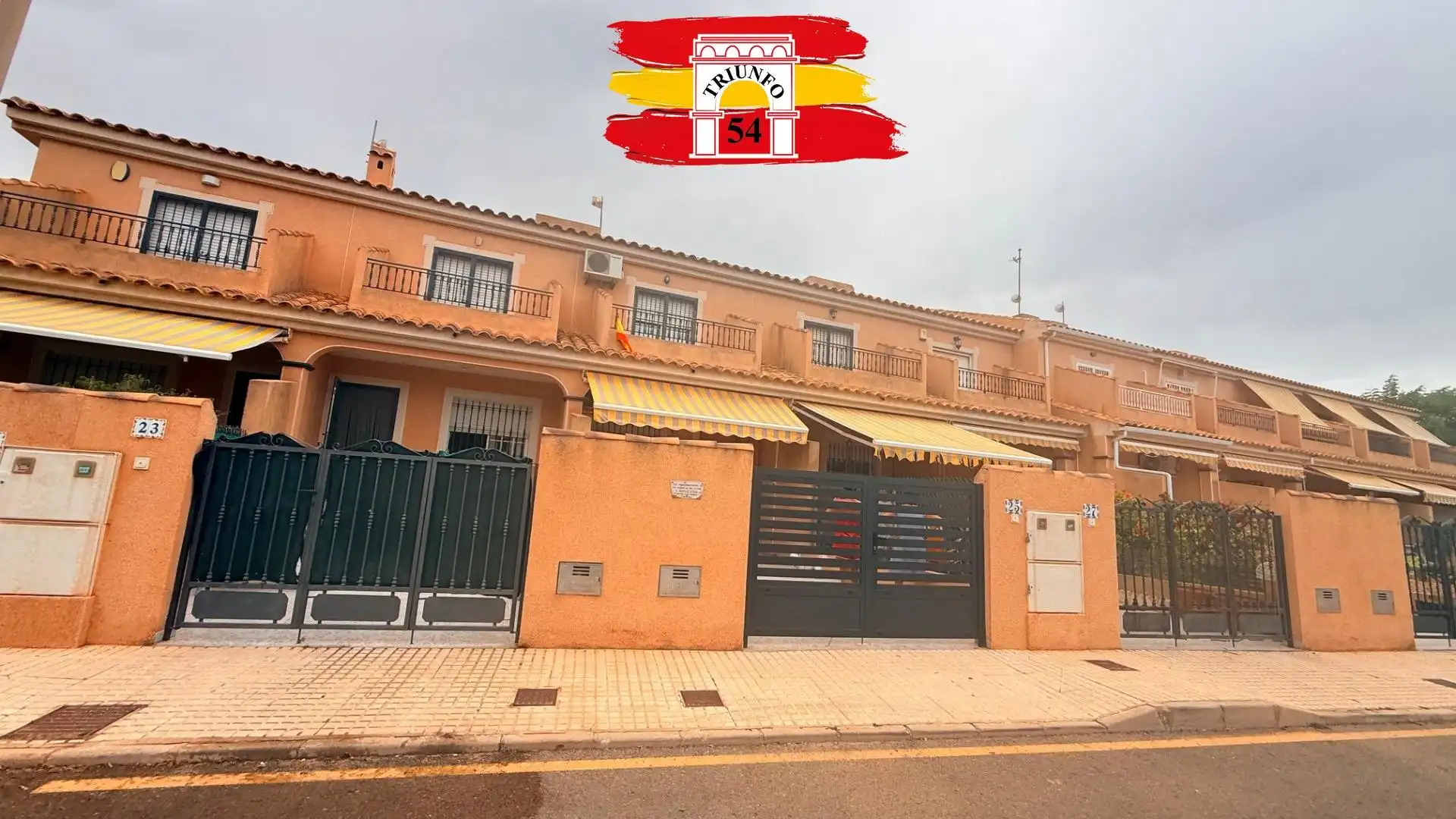 Vista exterior de Casa o chalet en venta en Pueblo Latino
