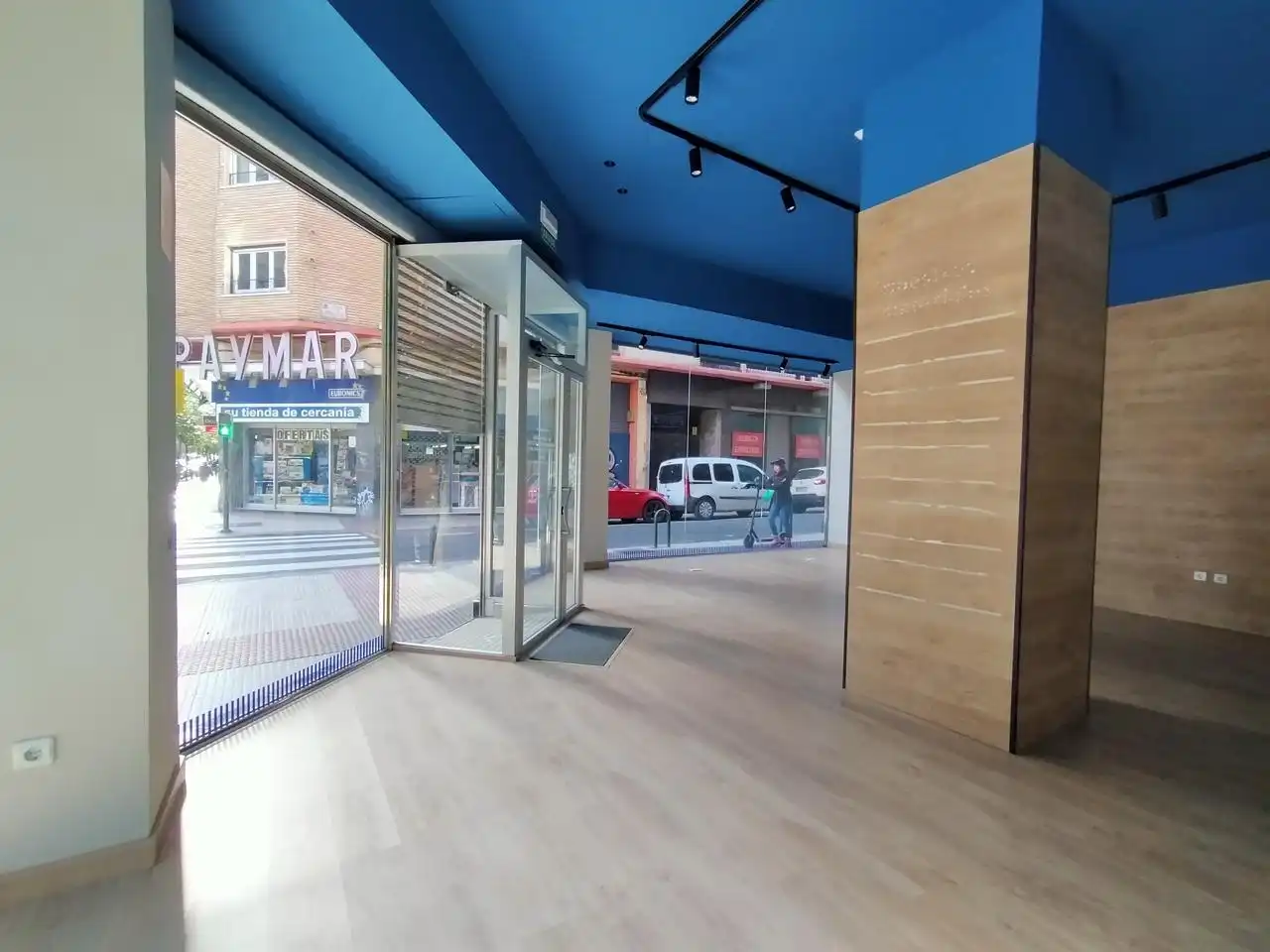 Local comercial de lloguer a Calle Tomás Bretón, imagen 12