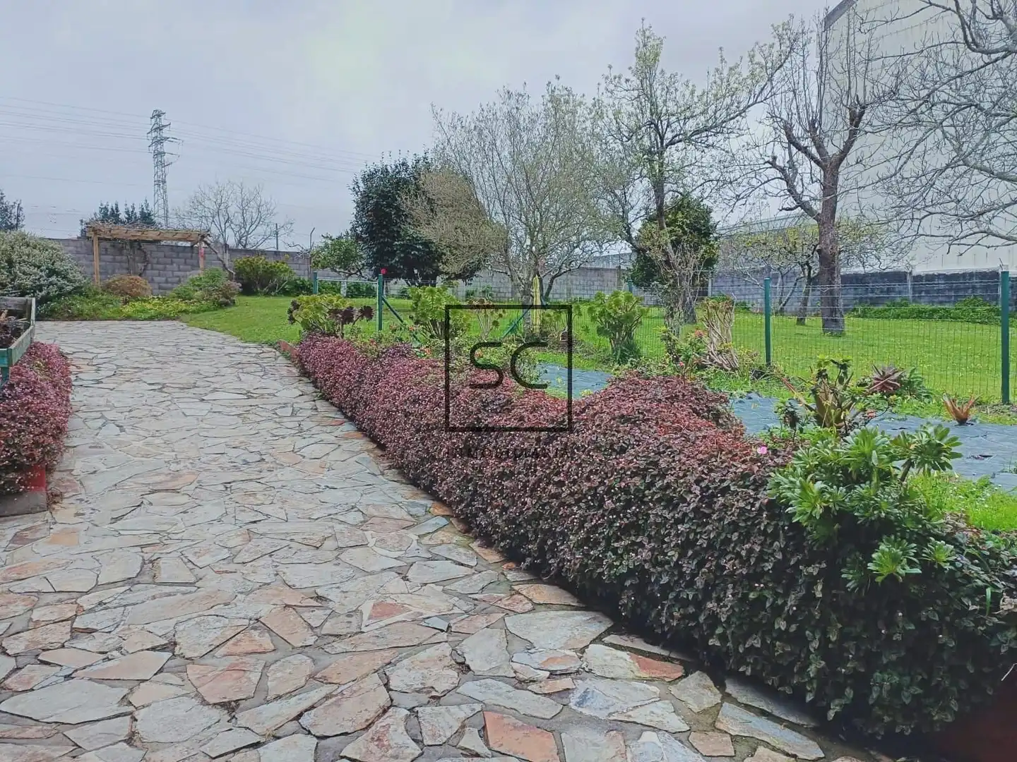 Casa o xalet en venda en Ferrol amb Calefacció, Jardí privat i Alarma