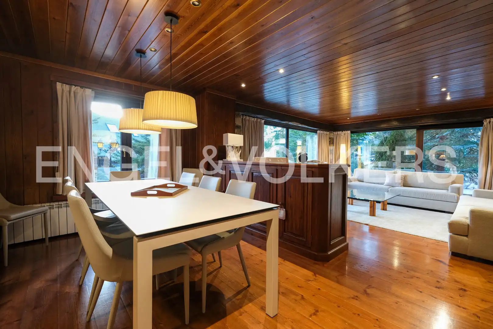 Comedor de Piso en venta en Naut Aran con Trastero y Balcón