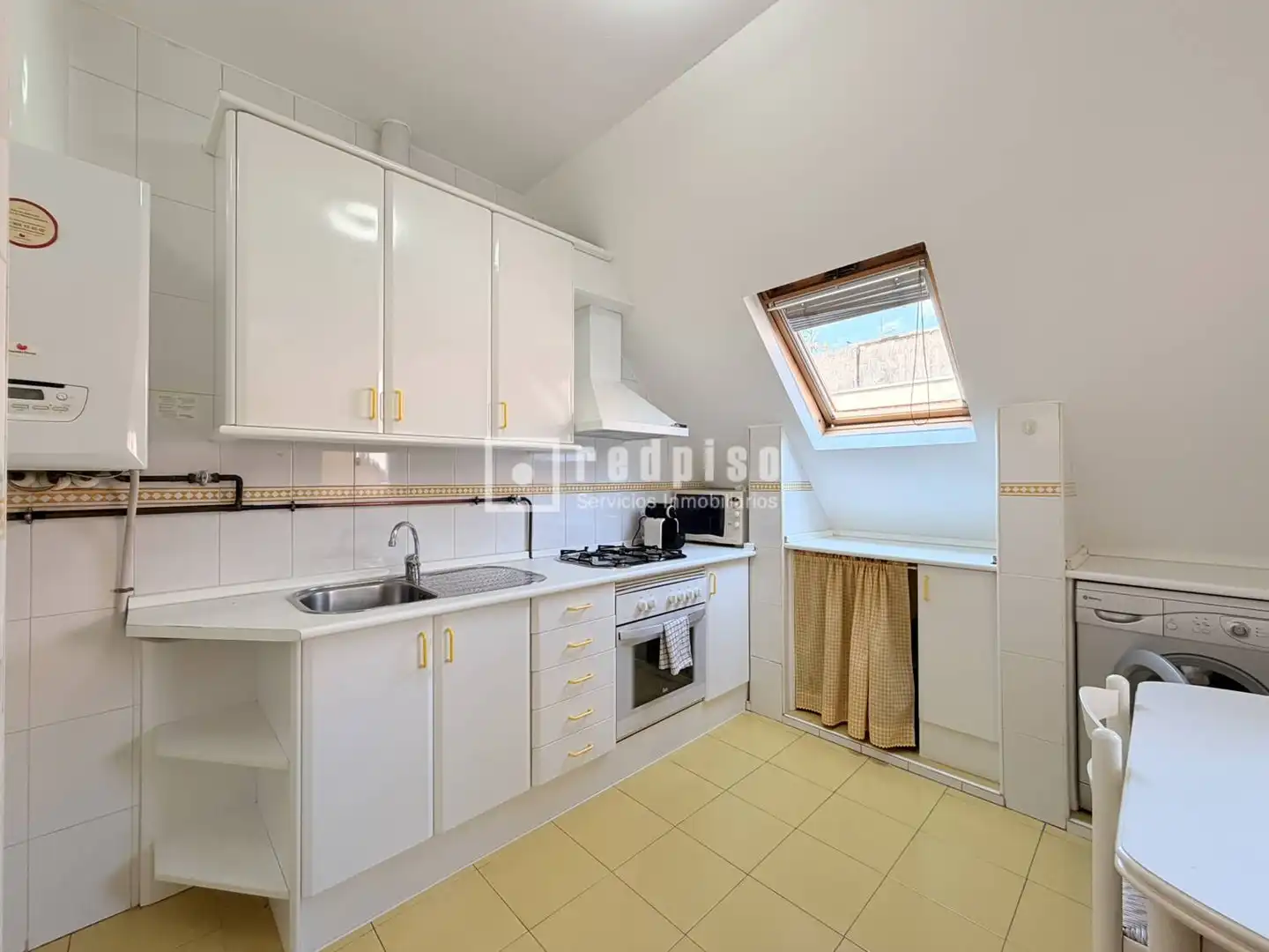 Kitchen of Attic for rent in Madrid