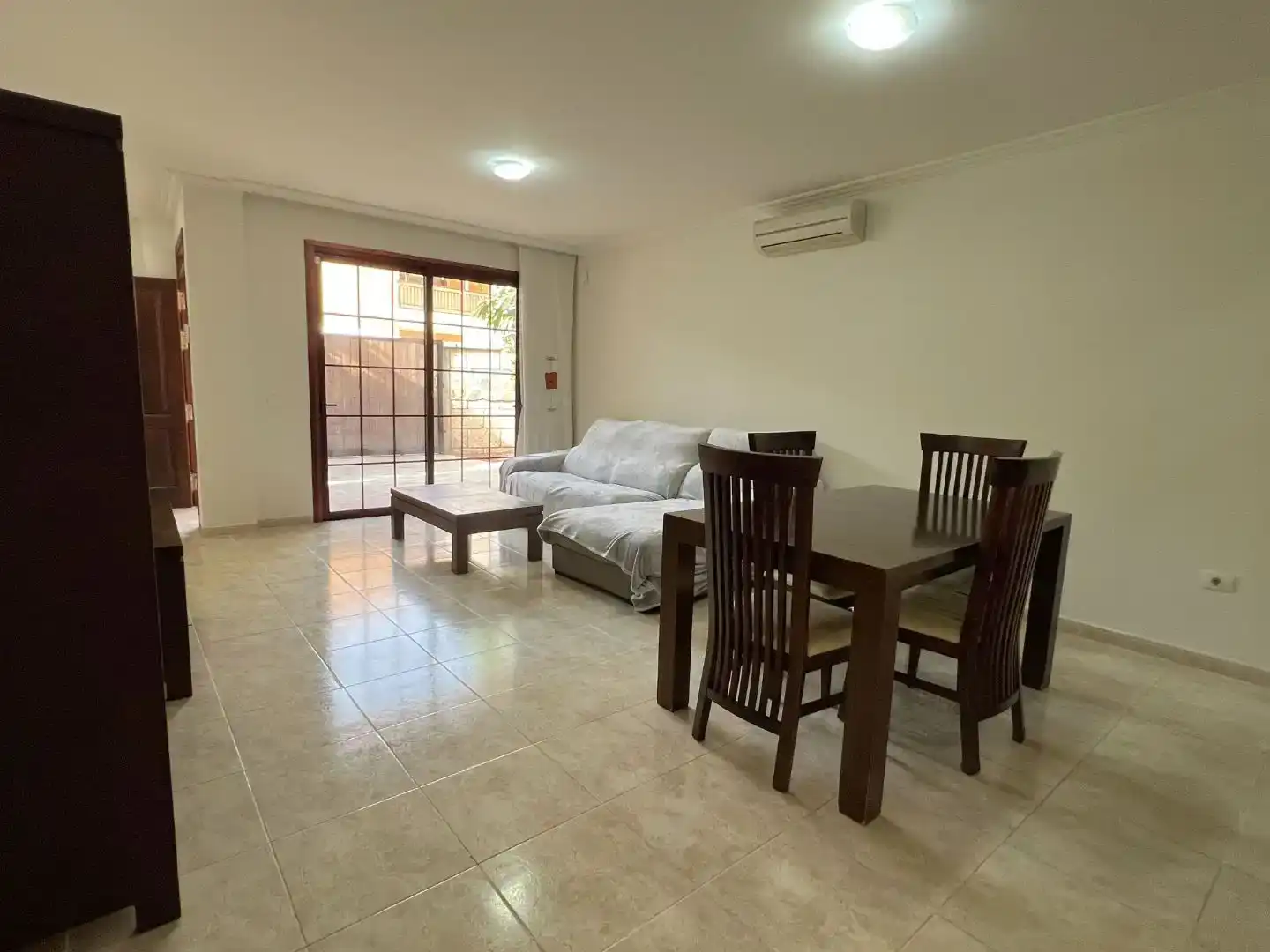 Sala d'estar de Casa o xalet en venda en Arona amb Aire condicionat, Parquet i Traster