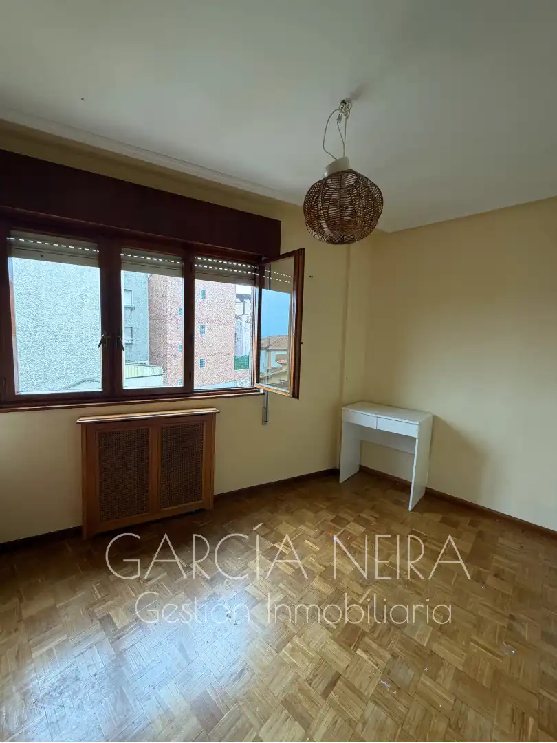 Bedroom of Flat for rent in Noreña  with Heating, Parquet flooring and Furnished