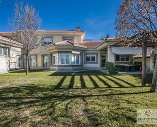 Exterior view of House or chalet for sale in Ávila Capital  with Oven