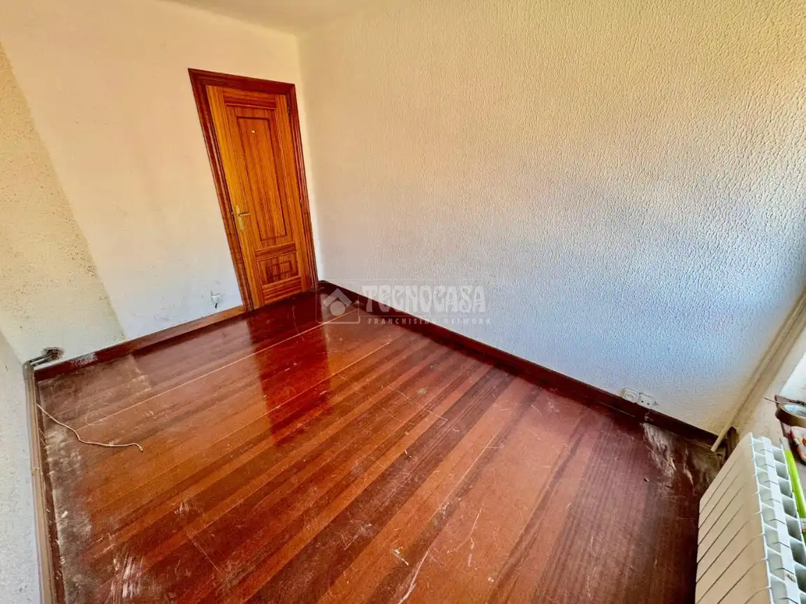 Habitación de Piso en venta en El Astillero   con Calefacción y Parquet