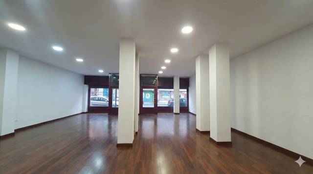 Local comercial en Venta en Calle Imperial en Sol